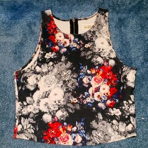 Flora crop top, super soft with zip up back